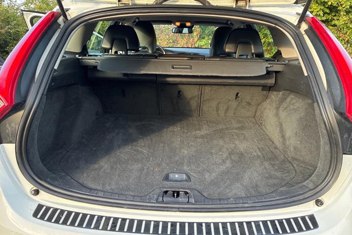 Hvid Volvo V60 fra 2013