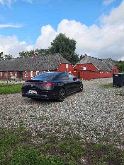 Sort Mercedes CLA250+ fra 2025
