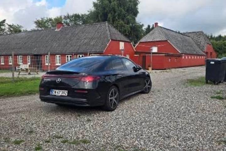 Sort Mercedes CLA250+ fra 2025