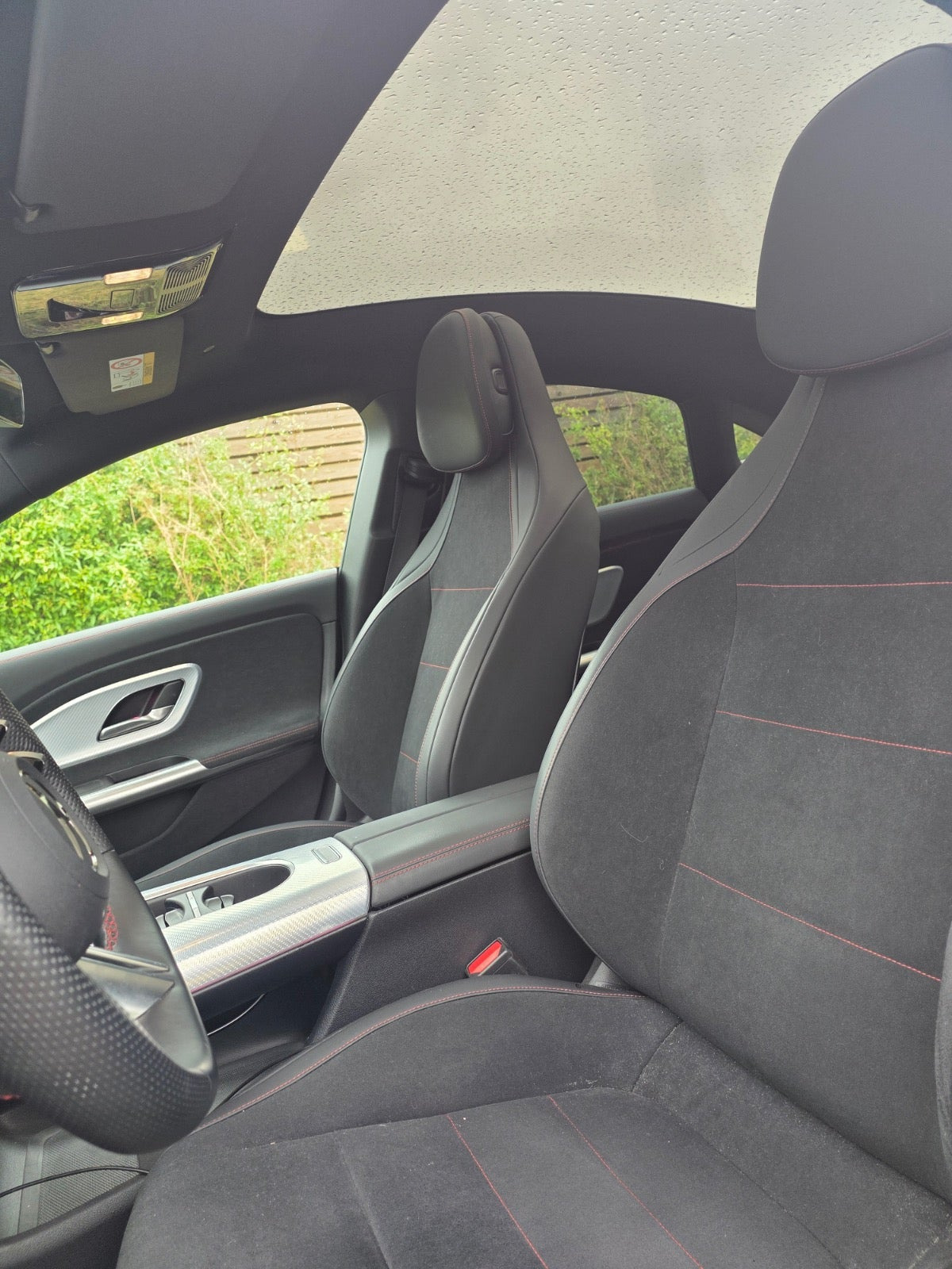 Sort Mercedes CLA250+ fra 2025