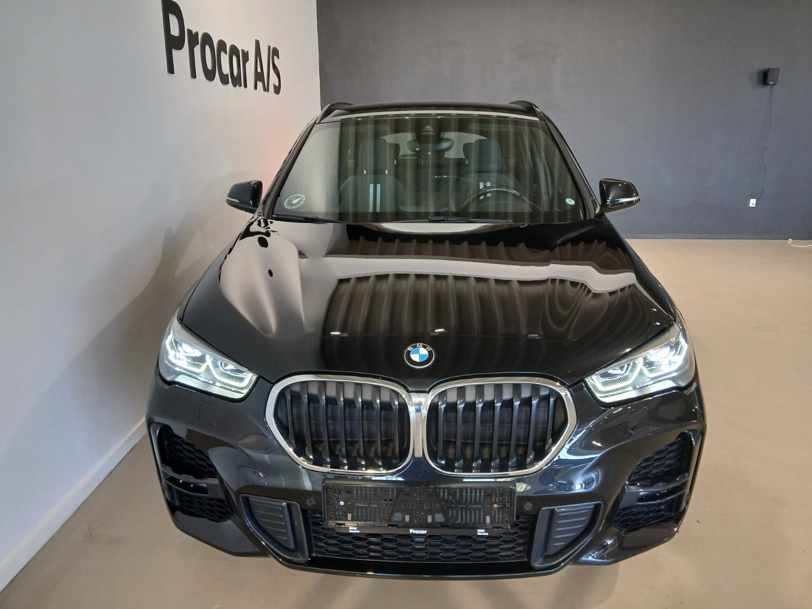 Sort BMW X1 fra 2021