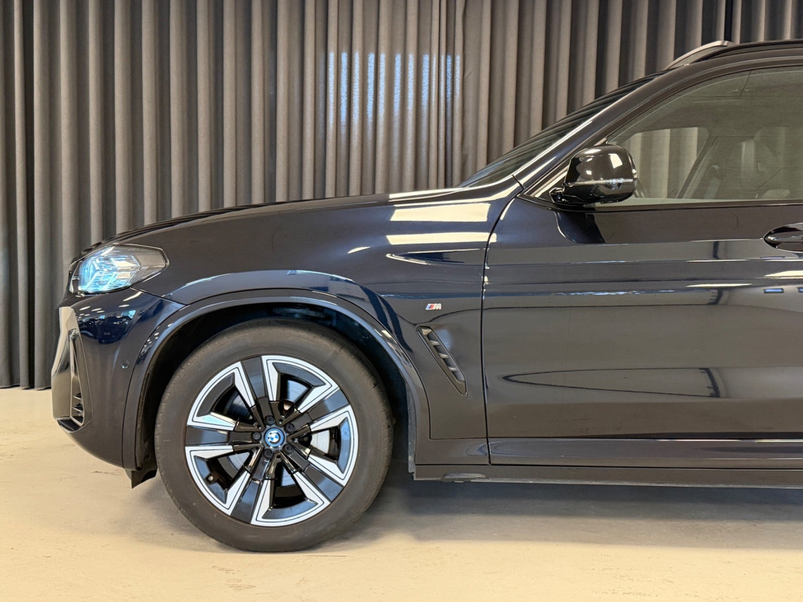 Sort BMW iX3 fra 2022