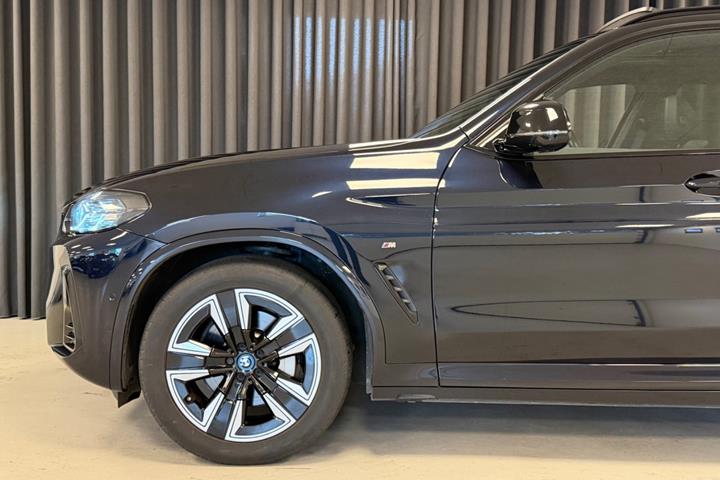 Sort BMW iX3 fra 2022