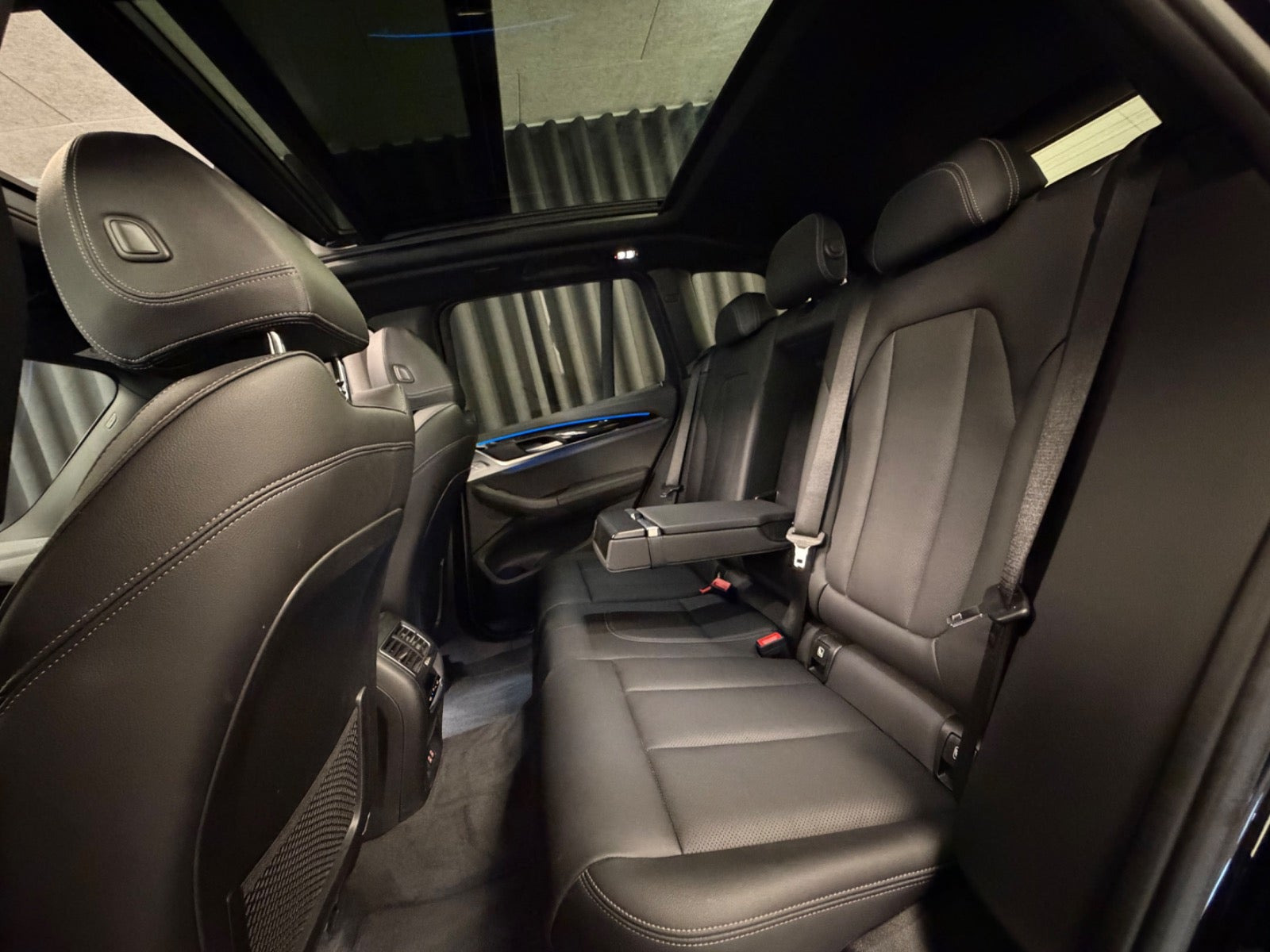 Sort BMW iX3 fra 2022