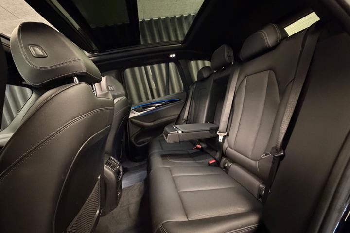 Sort BMW iX3 fra 2022