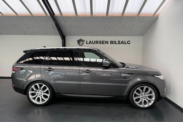 Grå Land Rover Range Rover sport fra 2016