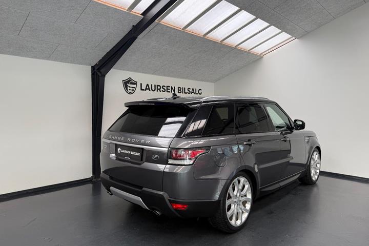 Grå Land Rover Range Rover sport fra 2016