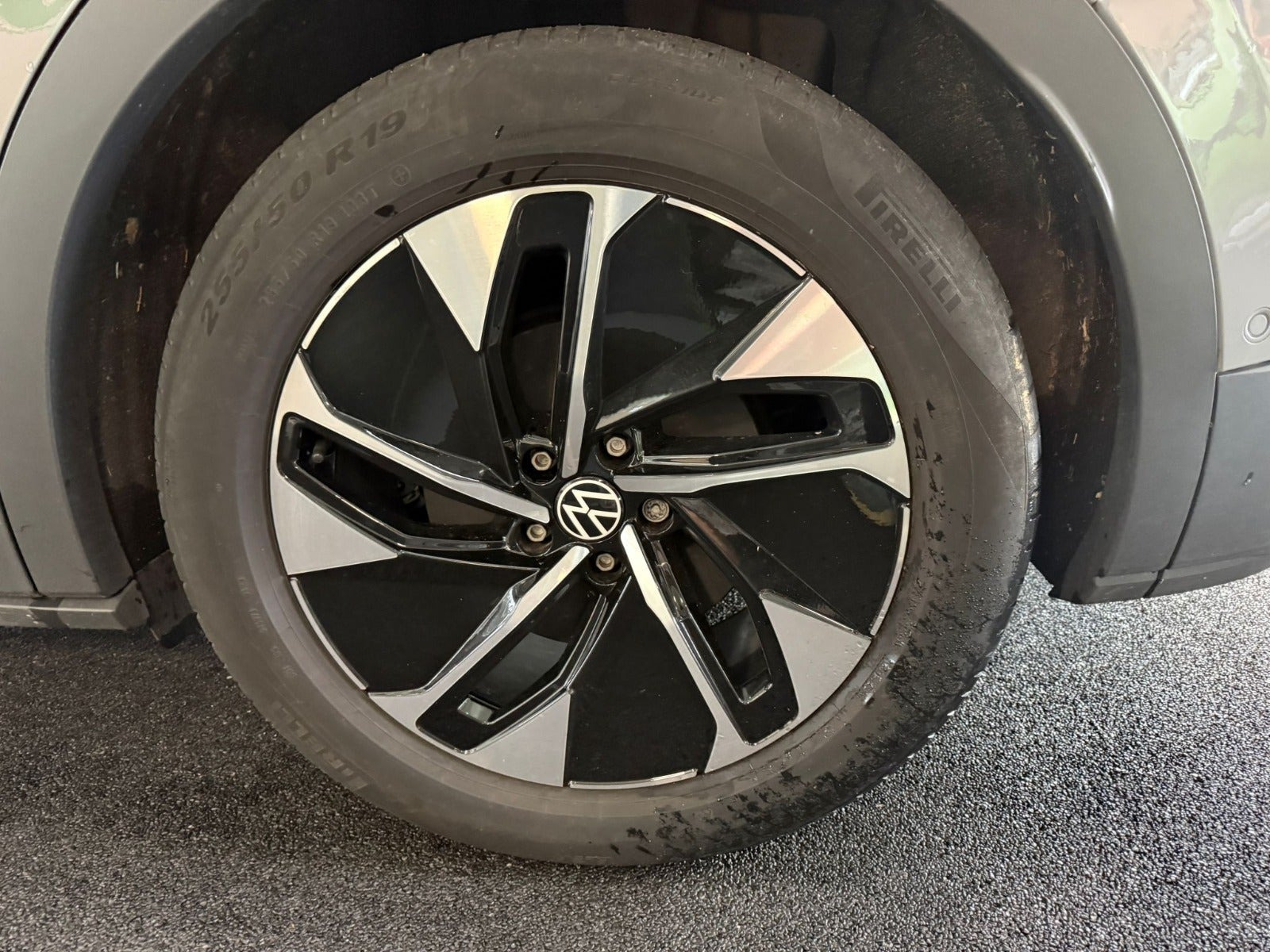 Grå VW ID.4 fra 2023
