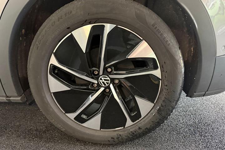 Grå VW ID.4 fra 2023