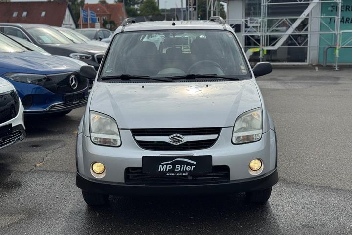 Sølv Suzuki Ignis fra 2005