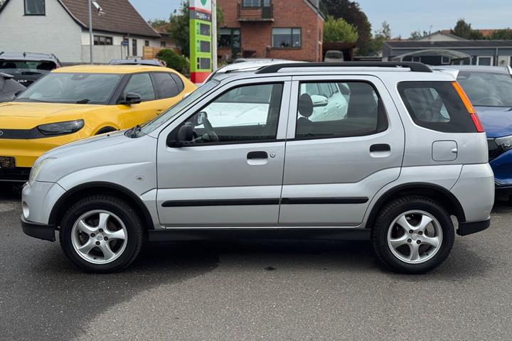 Sølv Suzuki Ignis fra 2005
