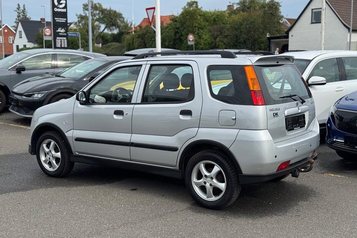 Sølv Suzuki Ignis fra 2005