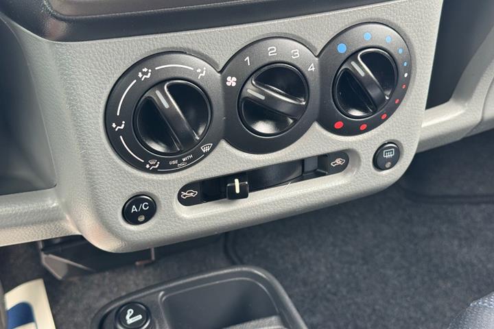 Sølv Suzuki Ignis fra 2005