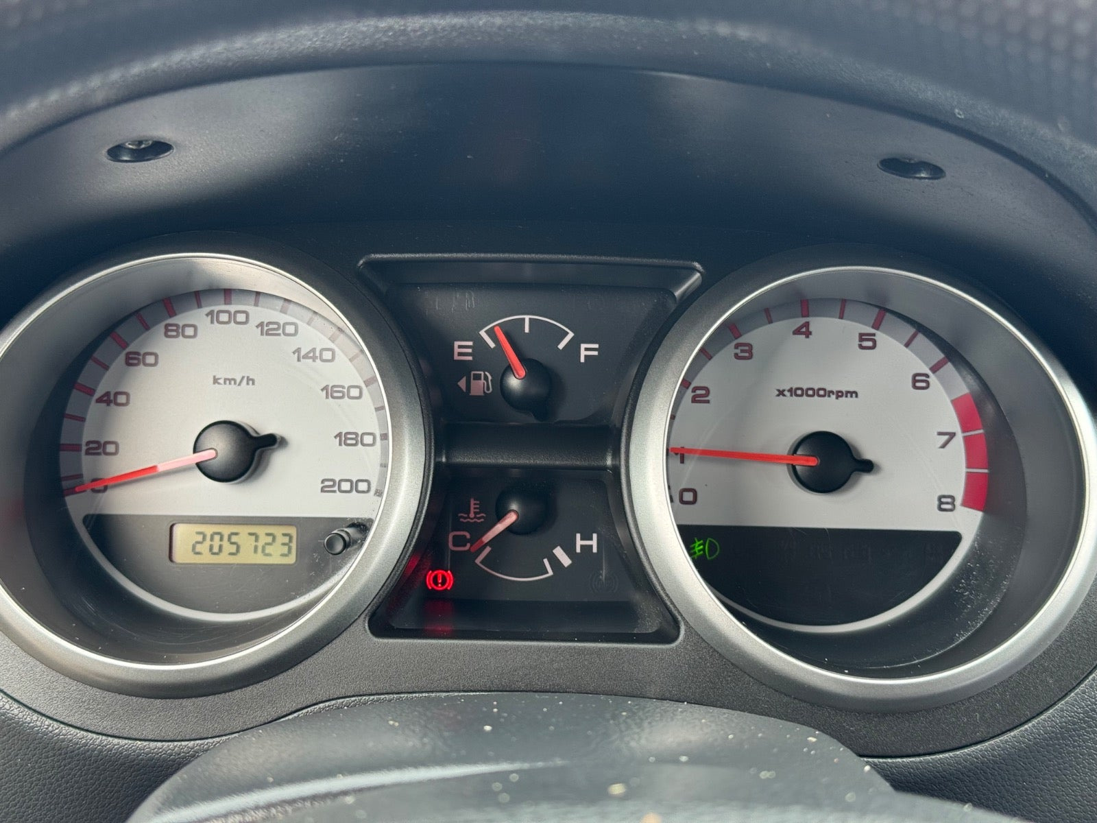 Sølv Suzuki Ignis fra 2005