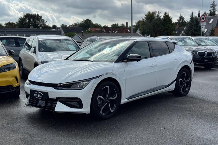 Hvid Kia EV6 fra 2024 set udefra