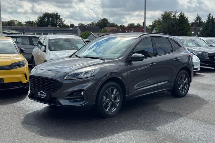 Grå Ford Kuga fra 2022