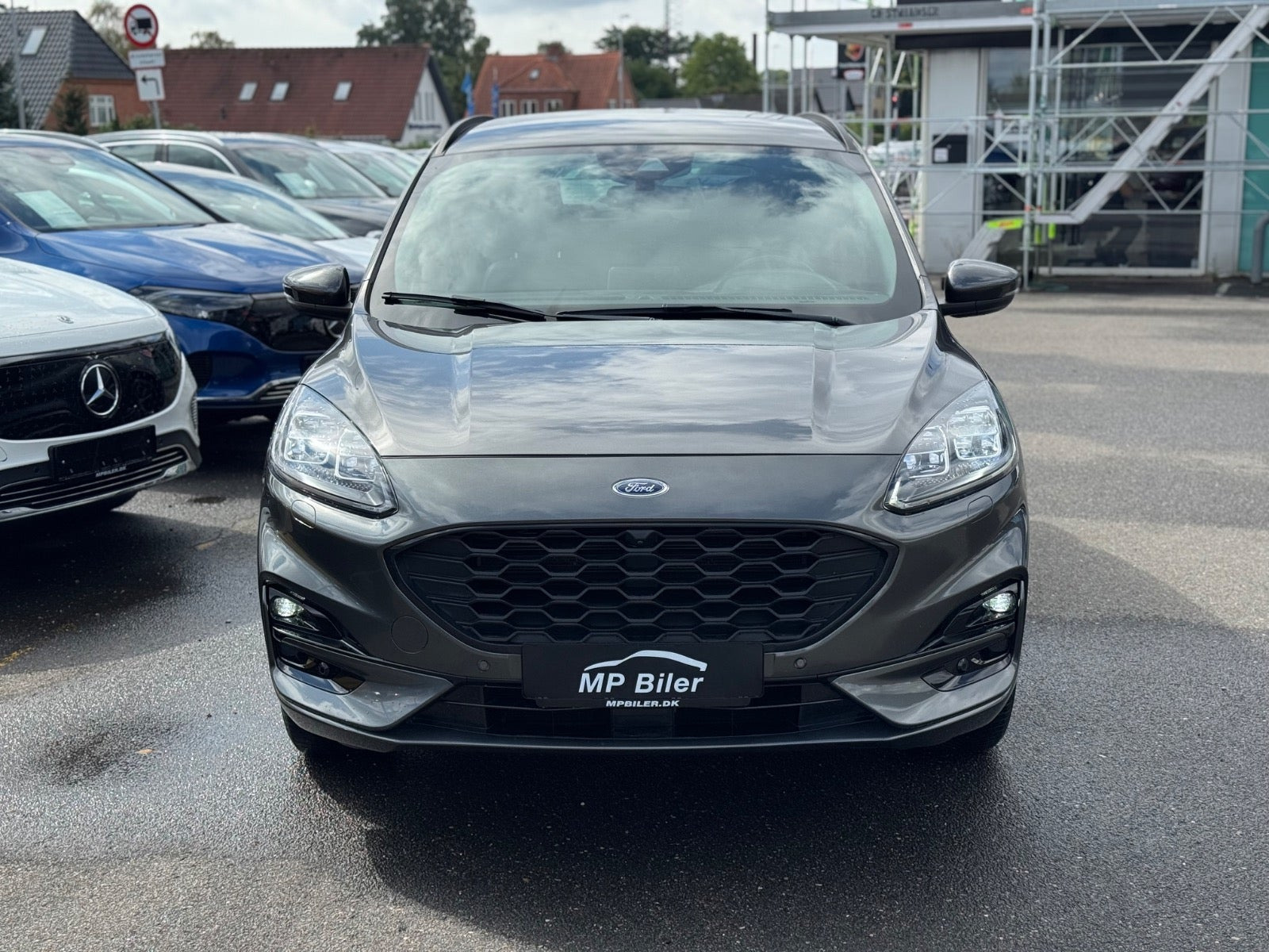 Grå Ford Kuga fra 2022