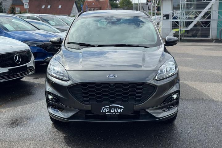 Grå Ford Kuga fra 2022