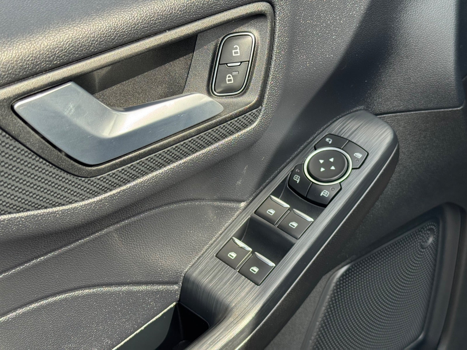 Grå Ford Kuga fra 2022