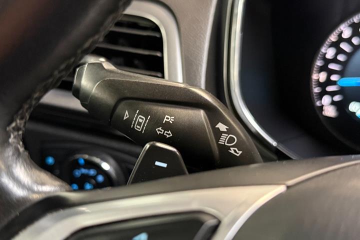 Sort Ford Mondeo fra 2015