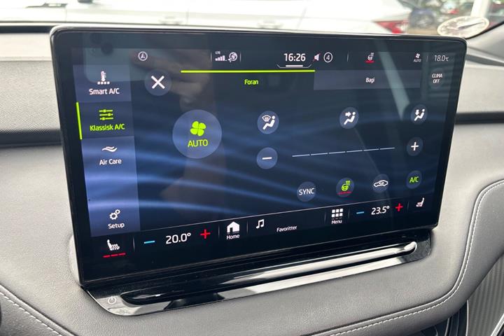 Hvid Skoda Enyaq fra 2023