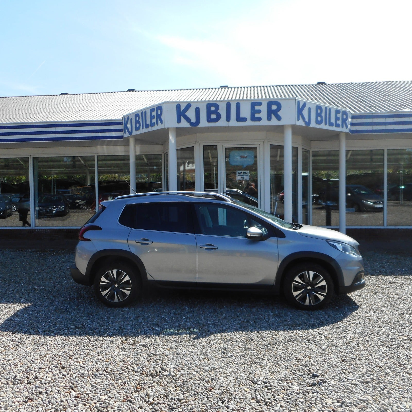 Peugeot 2008 1,6 BlueHDi 100 Allure Sky