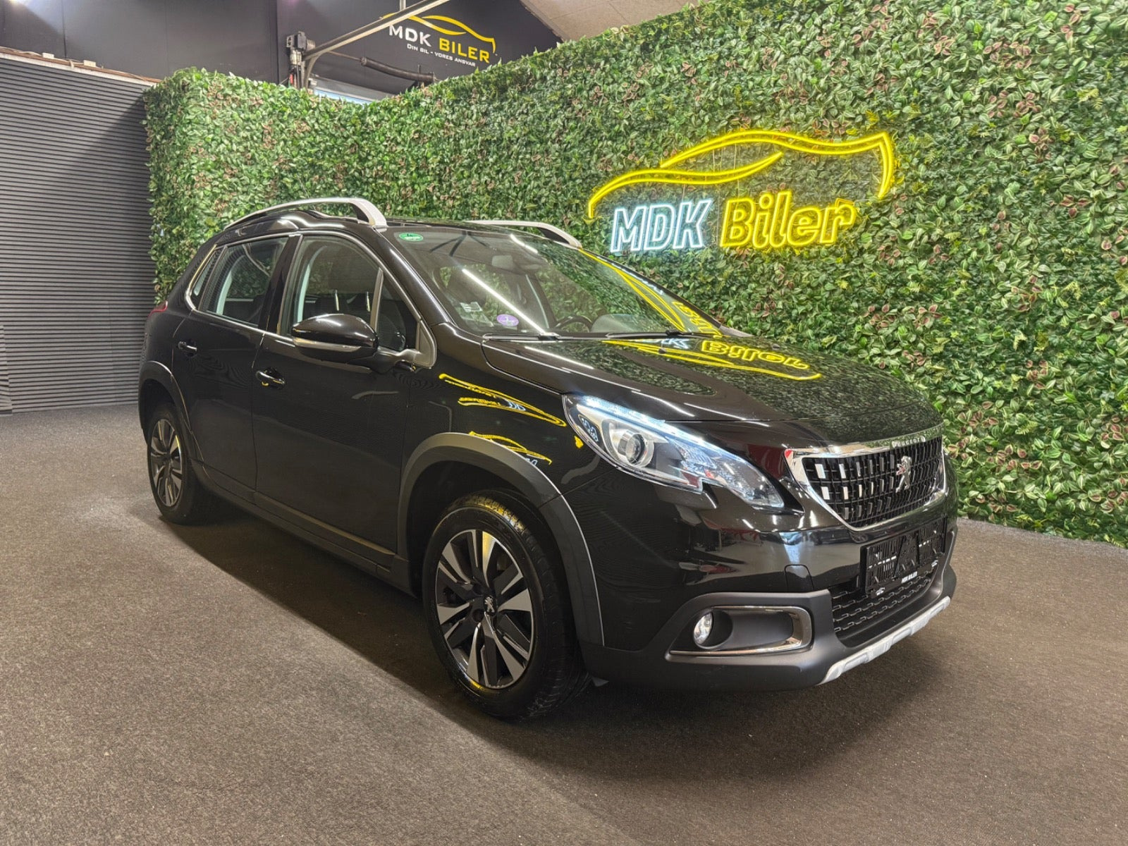Peugeot 2008 1,2 e-THP 110 Allure Sky