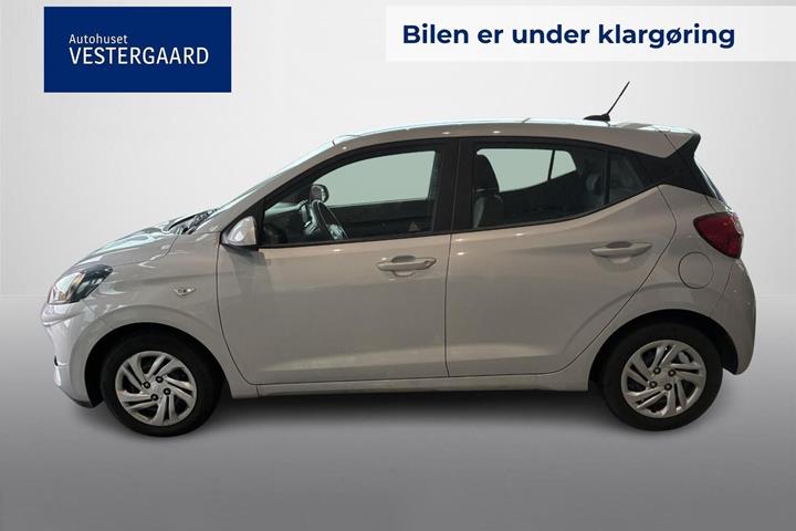 Beige Hyundai i10 fra 2024