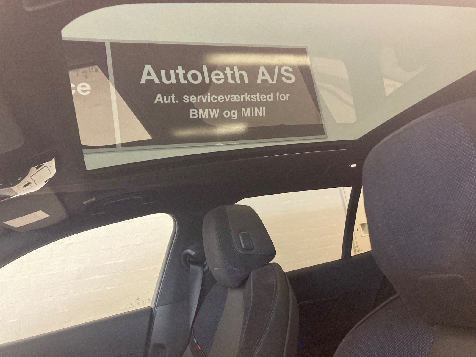 Sort BMW i5 fra 2026