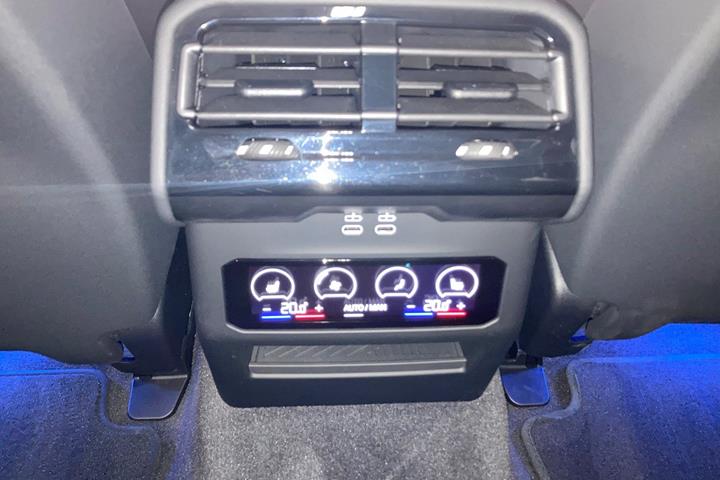 Sort BMW i5 fra 2026