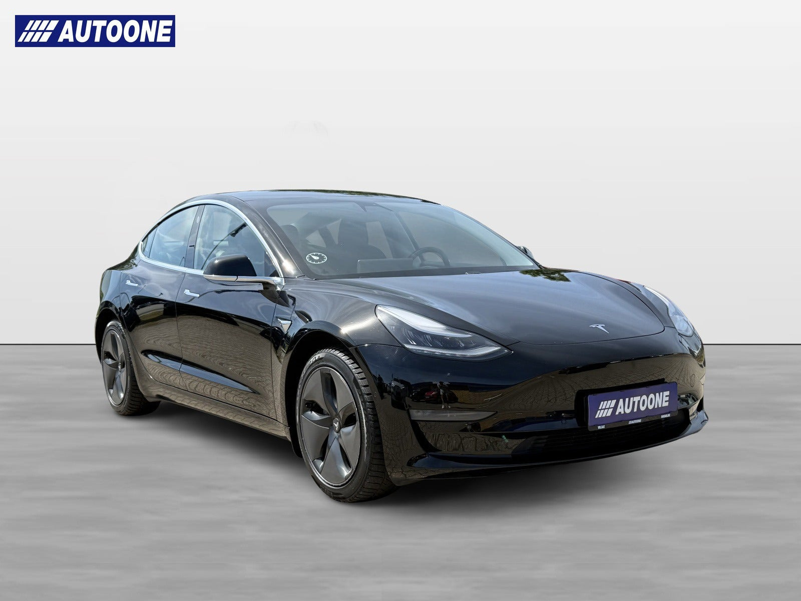 Sort Tesla Model 3 fra 2019