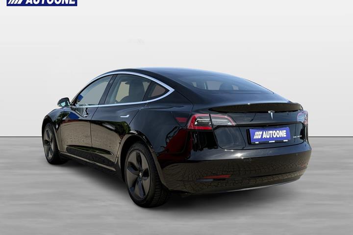 Sort Tesla Model 3 fra 2019