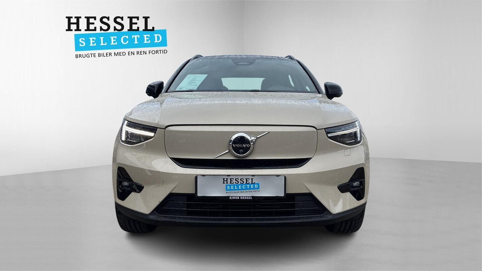 Beige Volvo EX40 fra 2025