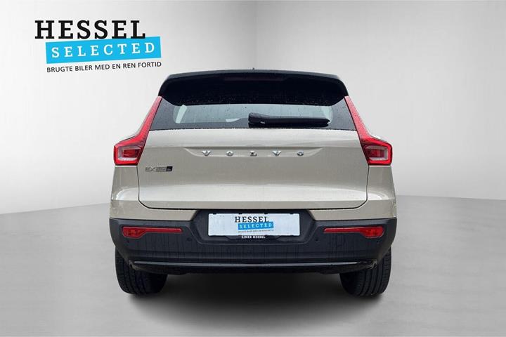 Beige Volvo EX40 fra 2025