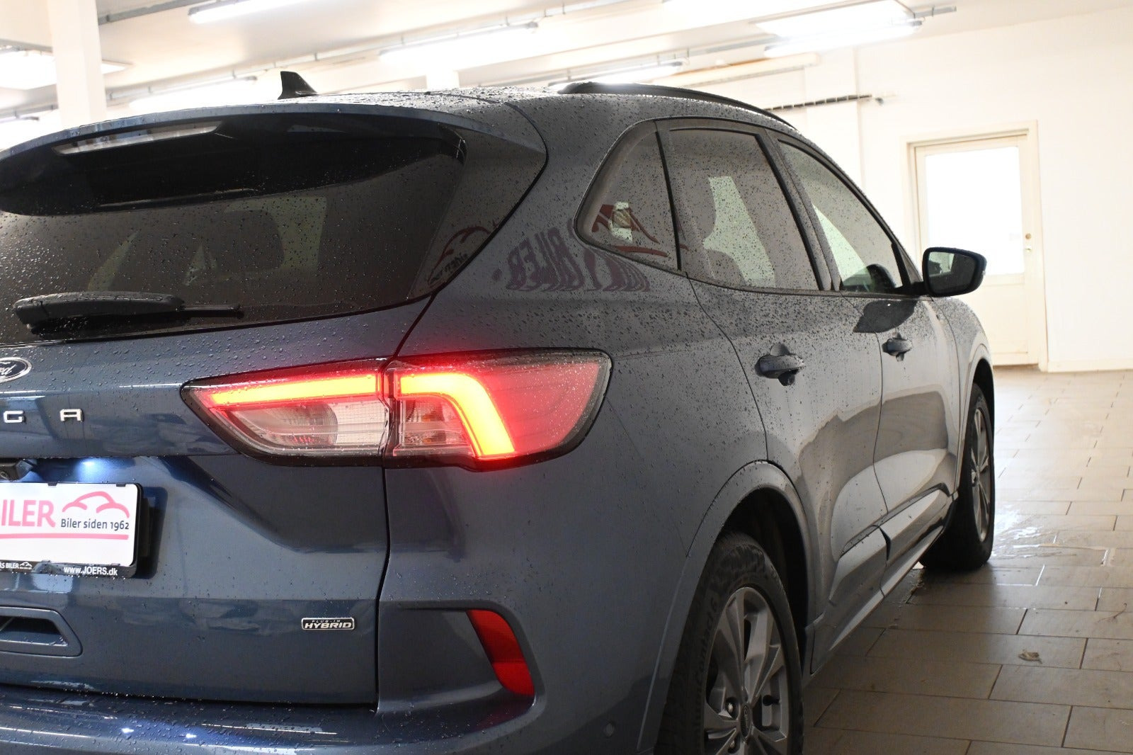 Blå Ford Kuga fra 2020