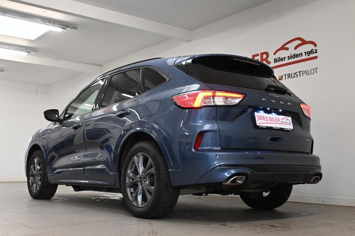 Blå Ford Kuga fra 2020