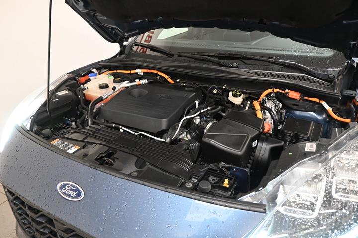 Blå Ford Kuga fra 2020