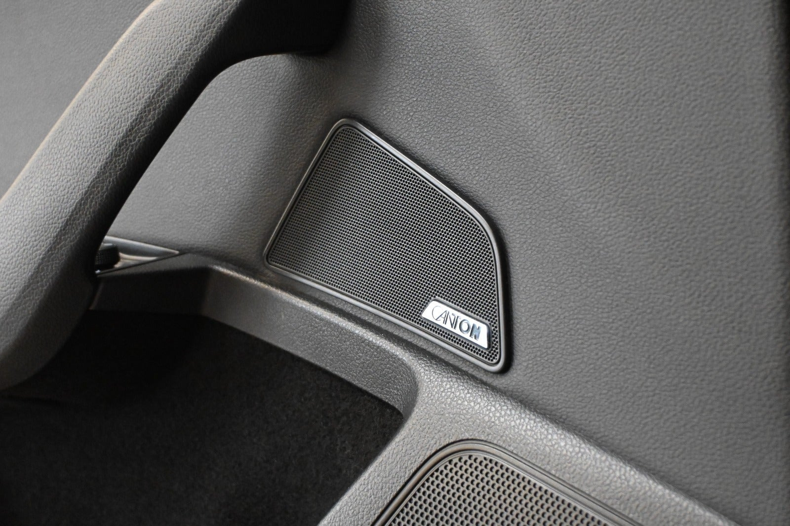 Sort Skoda Superb fra 2019