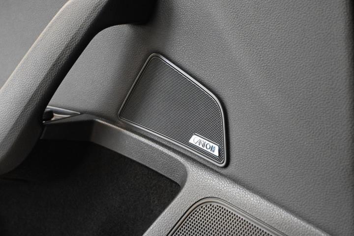 Sort Skoda Superb fra 2019