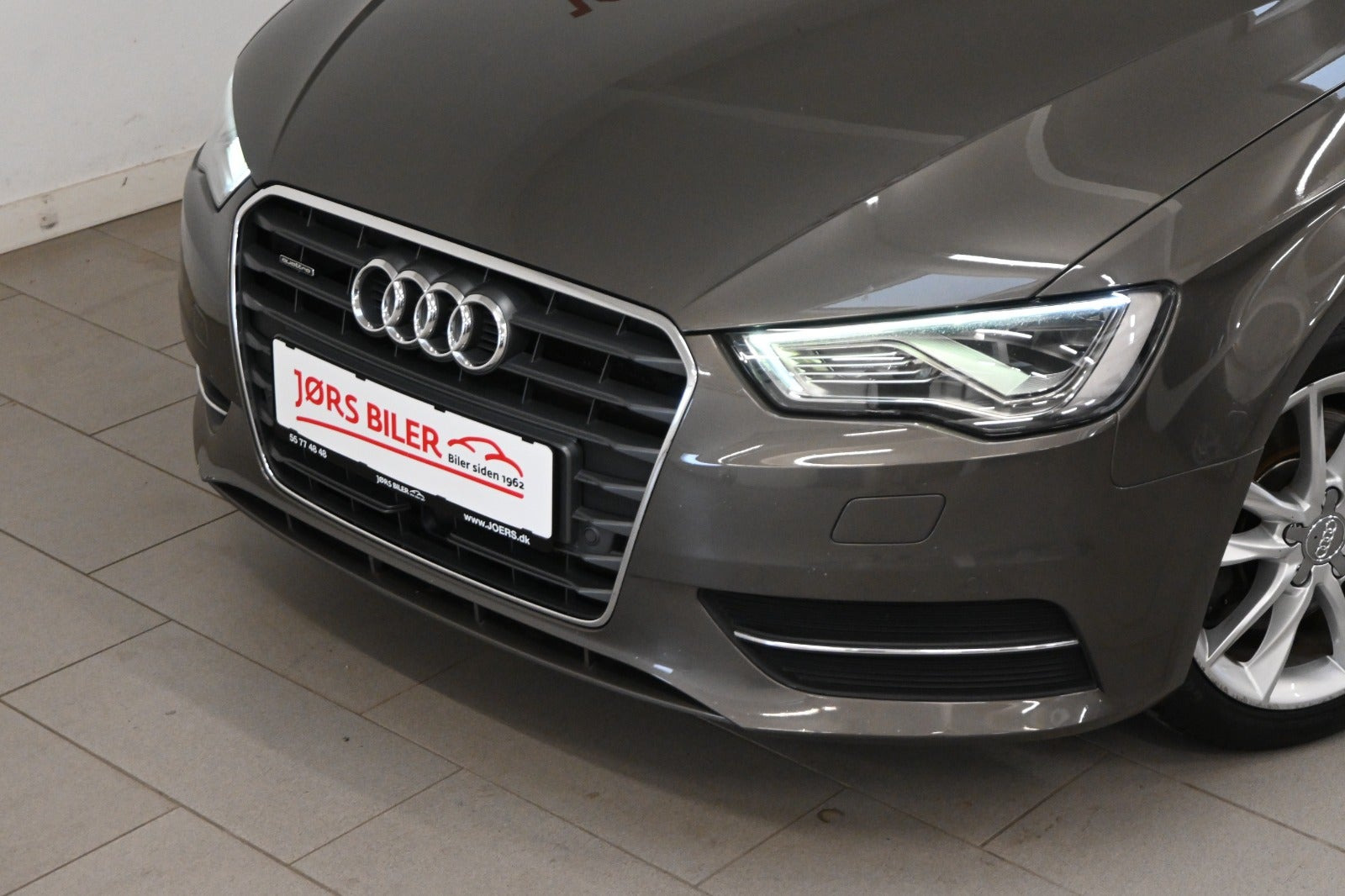 Beige Audi A3 fra 2016