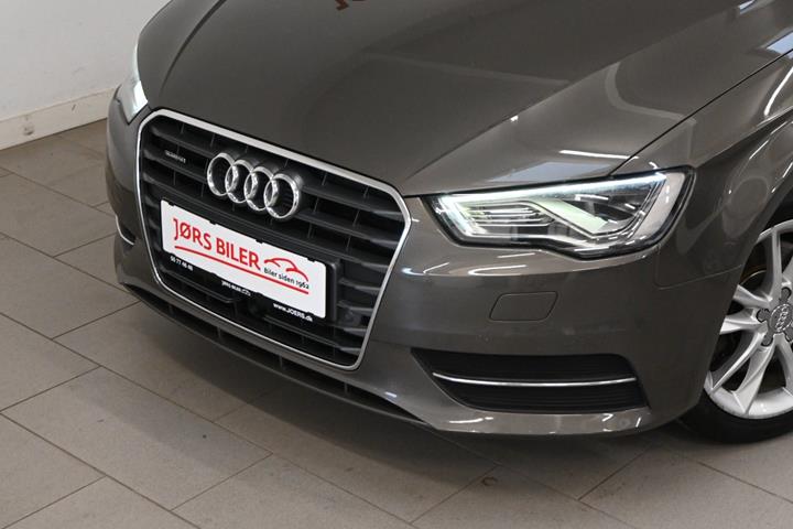 Beige Audi A3 fra 2016