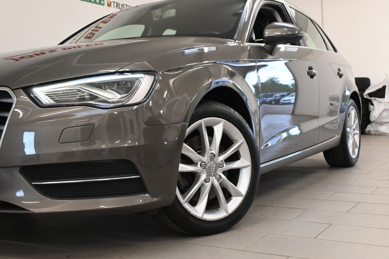 Beige Audi A3 fra 2016