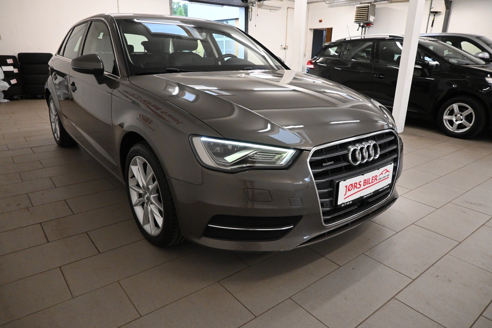 Beige Audi A3 fra 2016