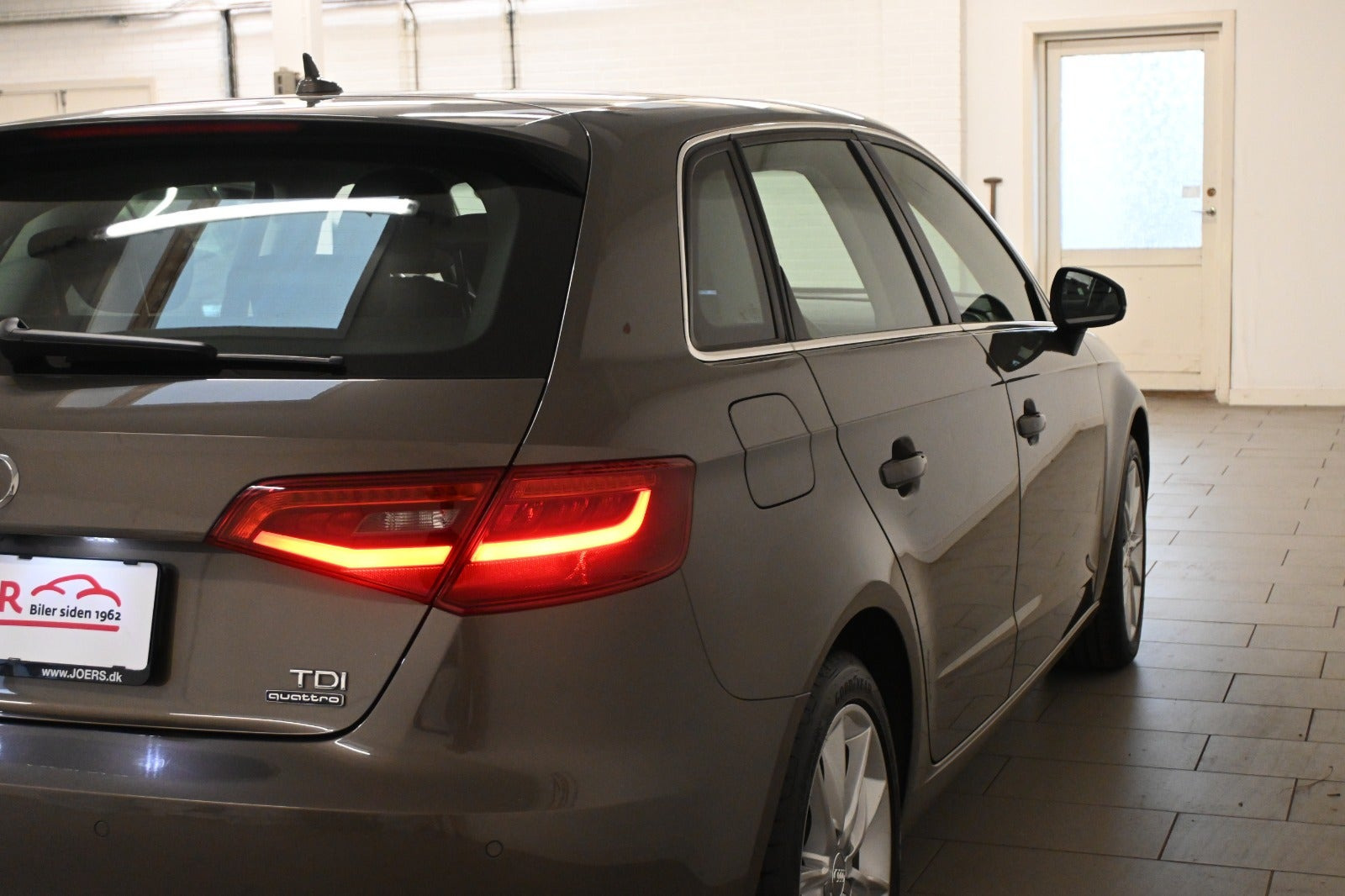 Beige Audi A3 fra 2016