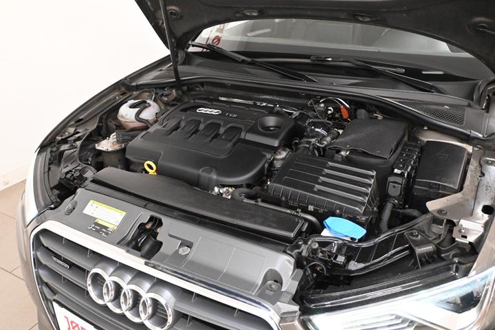 Beige Audi A3 fra 2016