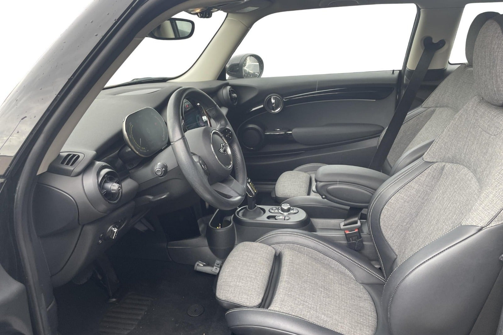 Sort Mini Cooper SE fra 2021
