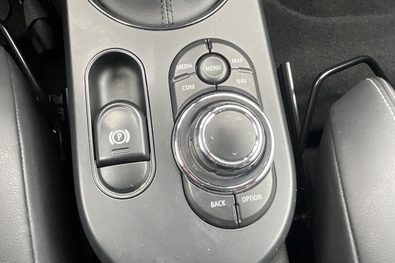 Sort Mini Cooper SE fra 2021