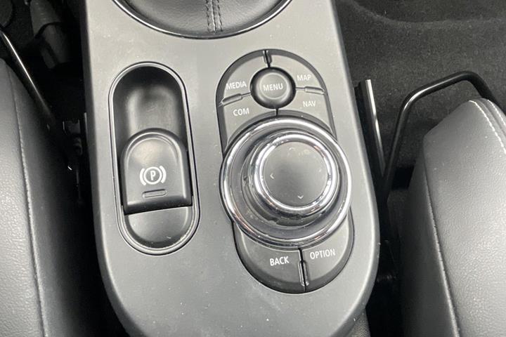 Sort Mini Cooper SE fra 2021