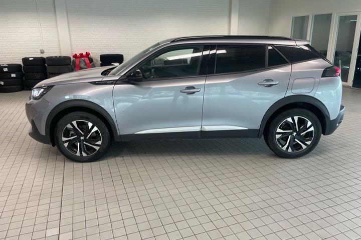 Grå Peugeot e-2008 fra 2023