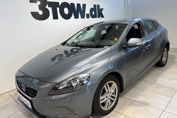 Sort Volvo V40 fra 2016 set udefra
